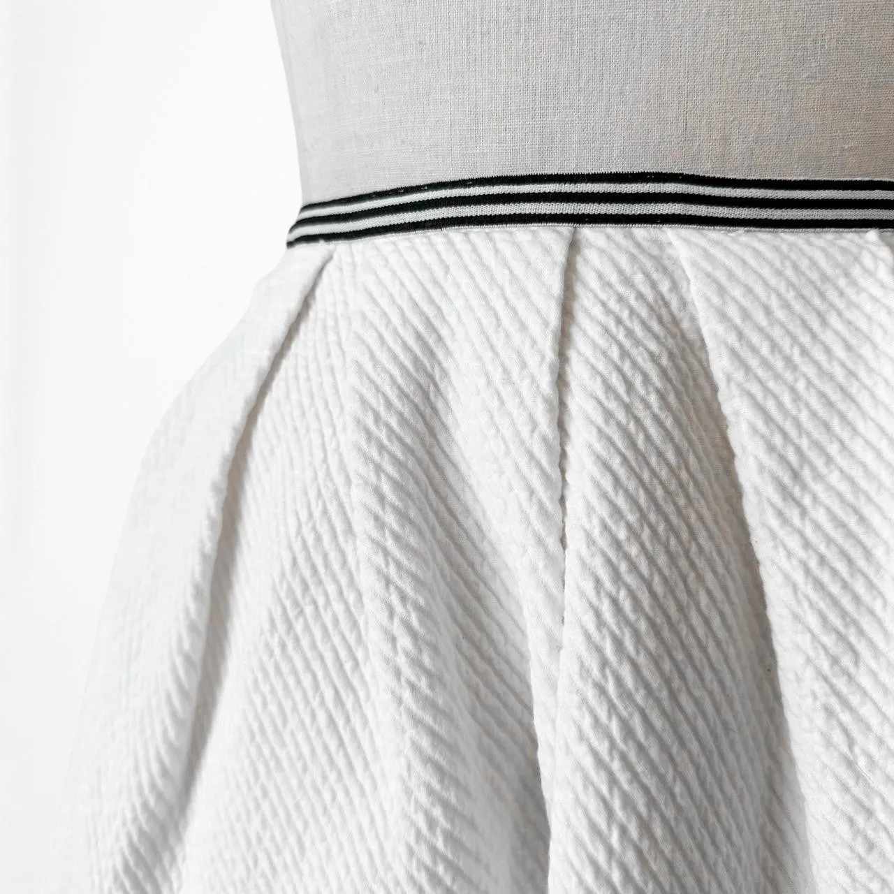 Forever 21 White Pleated Flared Skater Mini Skirt W/ Pockets Size XS
